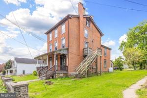 featured image of 200 Cochran St