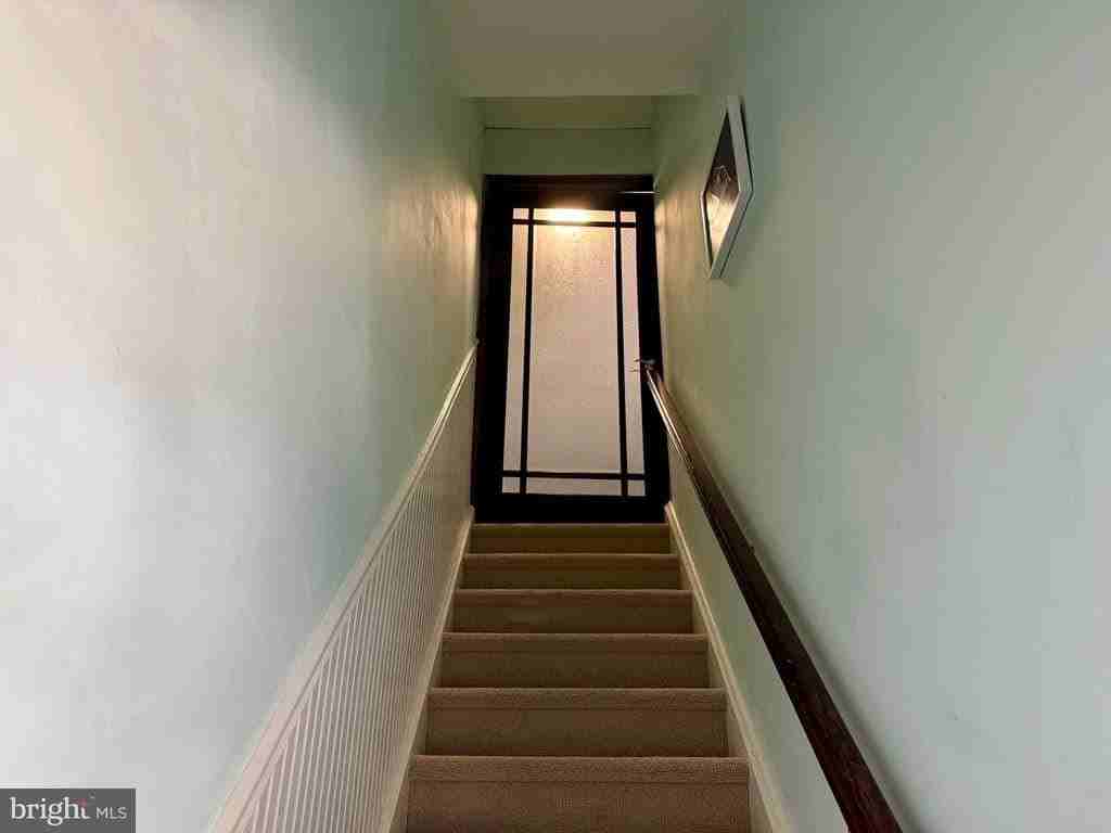 30 Hopkinson Ct - Photo 2 of 22