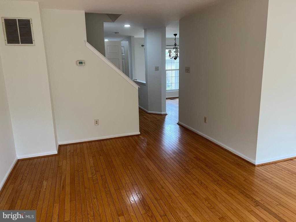 121 Lewisville Ct - Photo 4 of 28