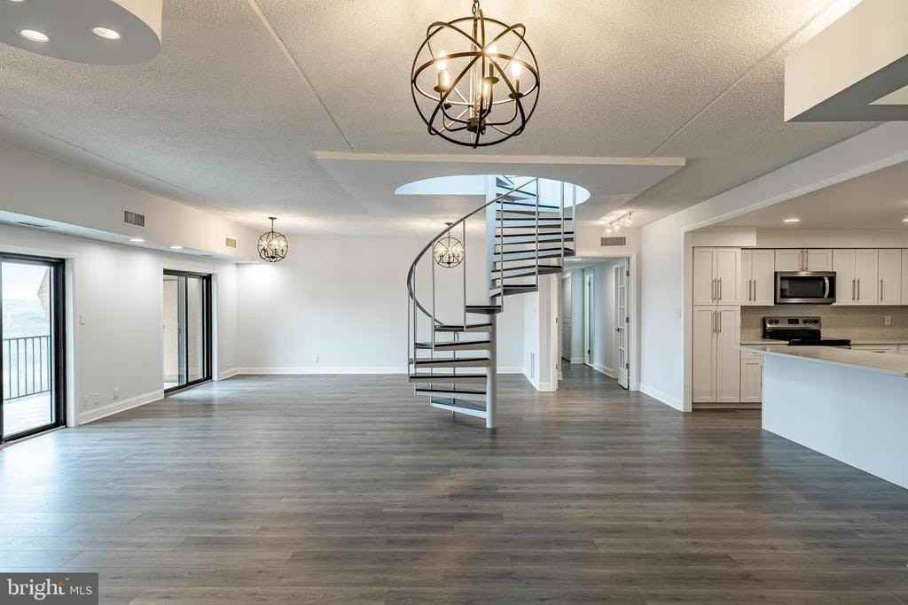 21510 Valley Forge Cir #1510 - Photo 6 of 39