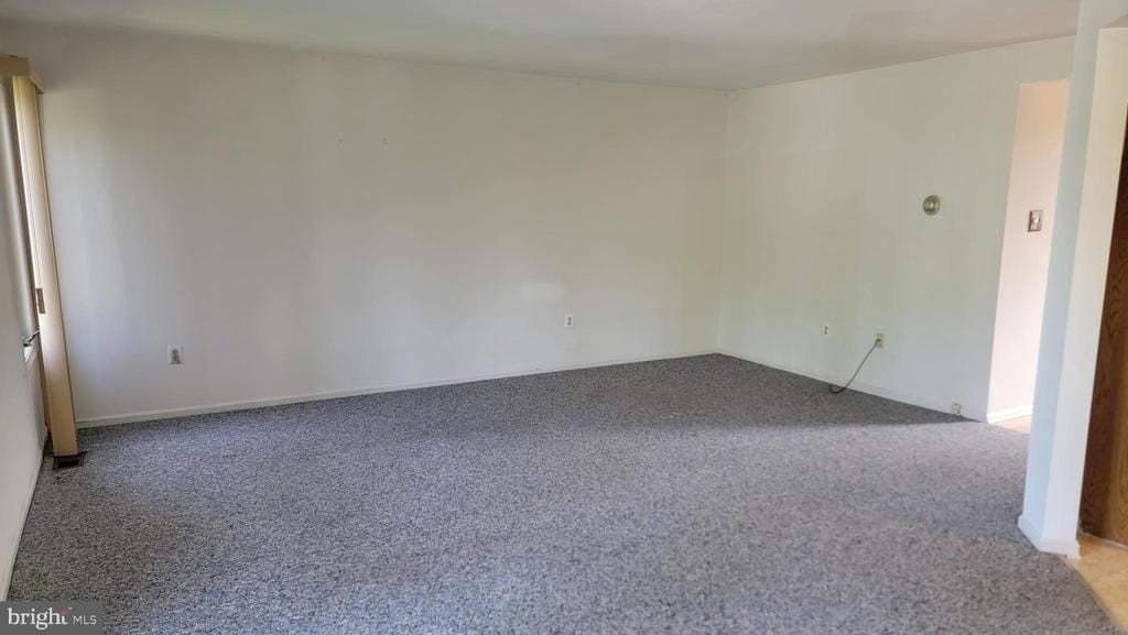 1901 Monroe Ln - Photo 4 of 22