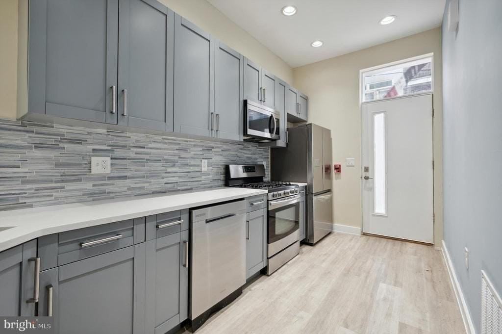 202426 E Fletcher St #1F - Photo 5 of 13