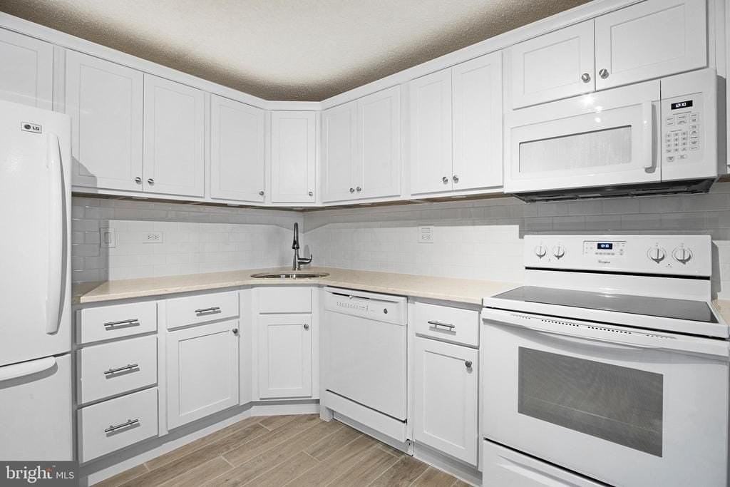 241 S 6th St #2306C - Photo 5 of 27
