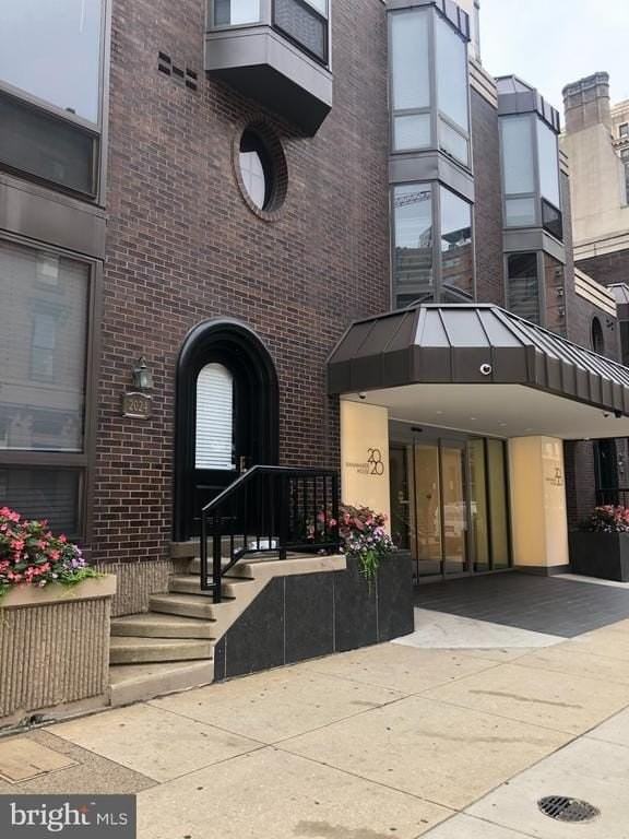 2020 Walnut St #15K - Photo 2 of 17