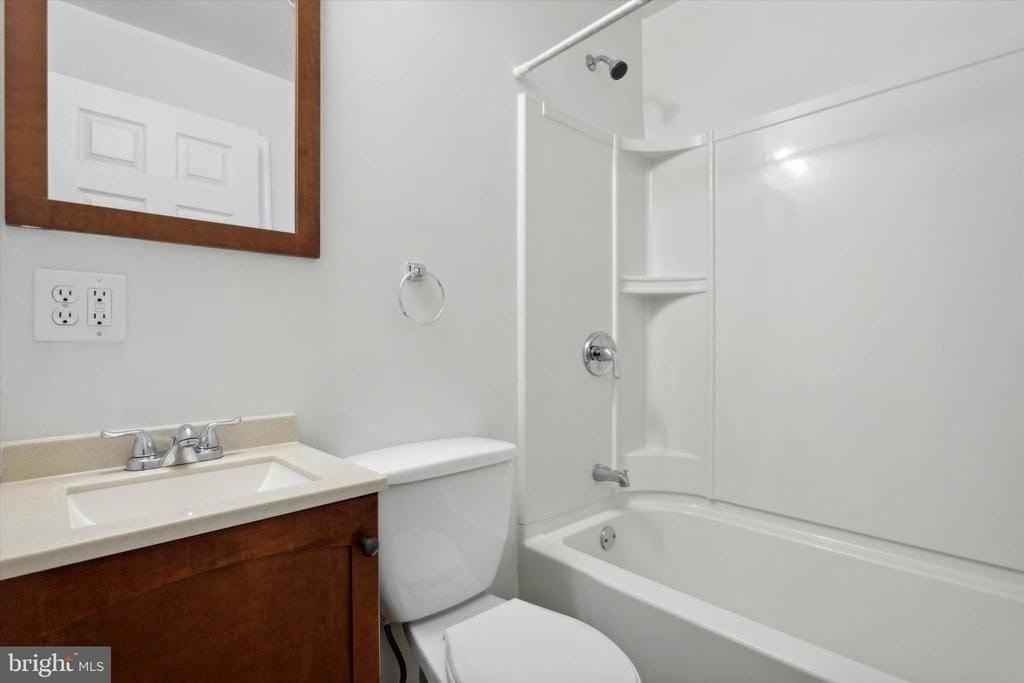 2143 E Albert St - Photo 6 of 14