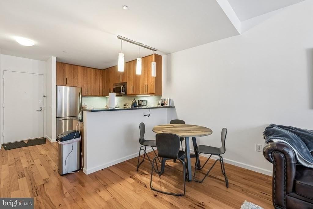 1425 Locust St #4E - Photo 6 of 26