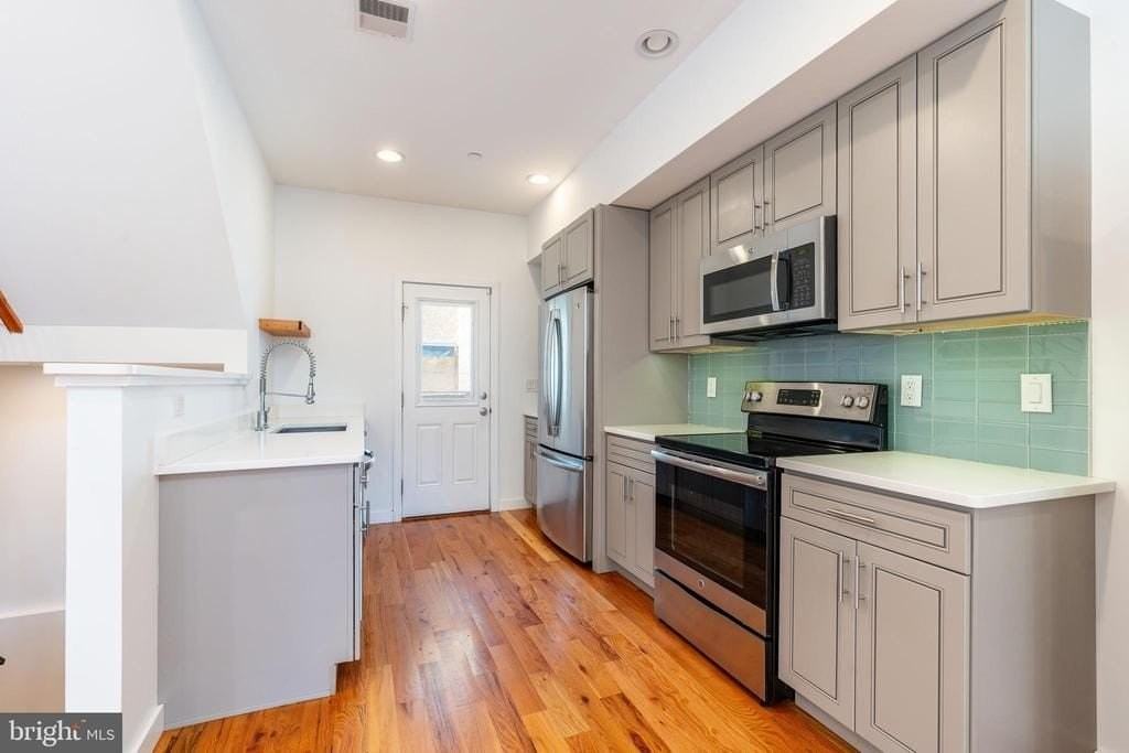 1719 Erdman St - Photo 4 of 26