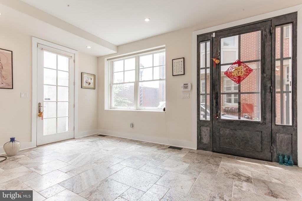 133 Salter St - Photo 4 of 27