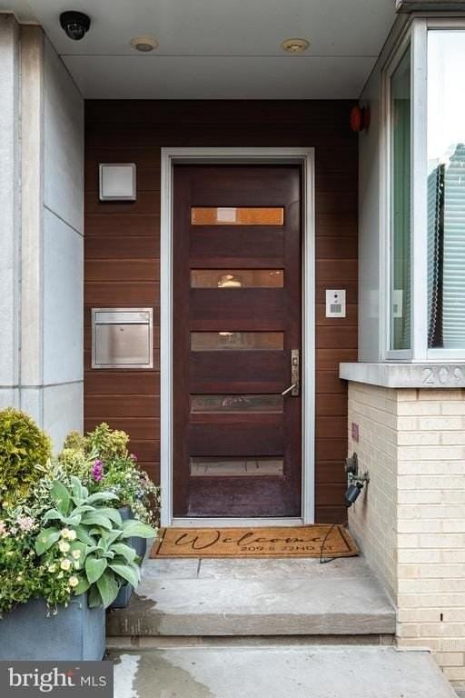 209 S 22nd St - Photo 4 of 50