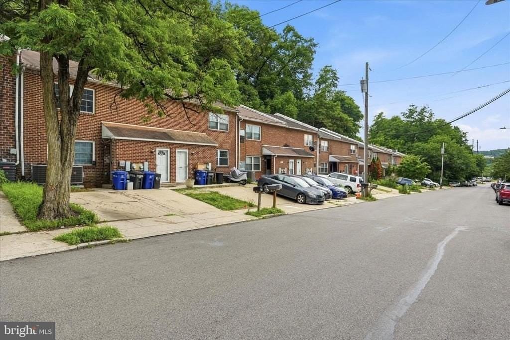 175 Parker Ave #B - Photo 3 of 23