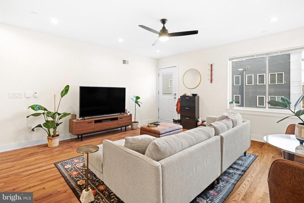 1215 N 5th St - Photo 4 of 26