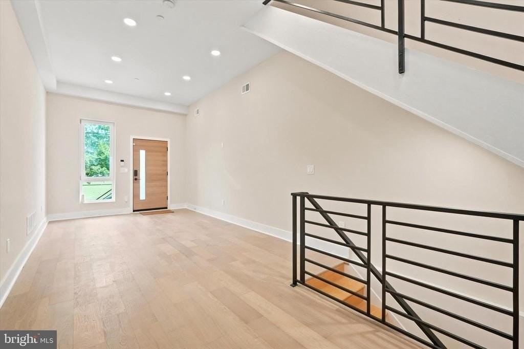 2440 E Harold St - Photo 3 of 15