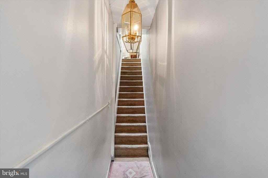 2348 Christian St - Photo 2 of 12