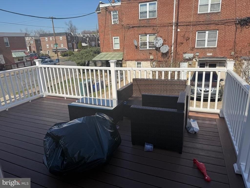 345 Stevens St - Photo 4 of 21