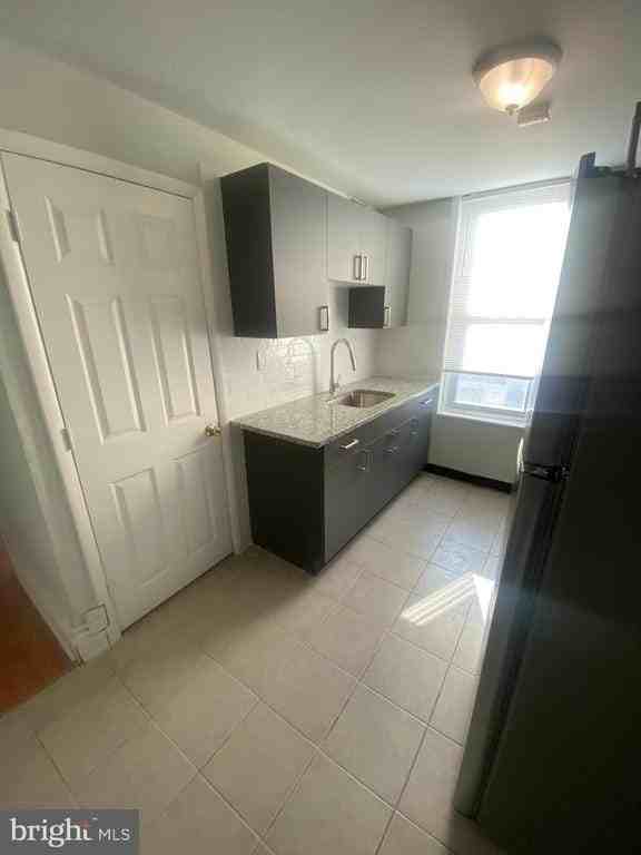 1142 S 11th St - Photo 5 of 19