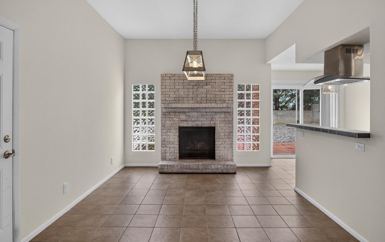 10501 Delicado Pl Ne - Photo 6 of 27