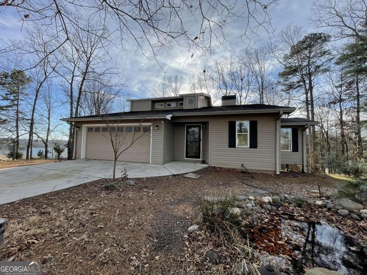 3492 Point View Cir