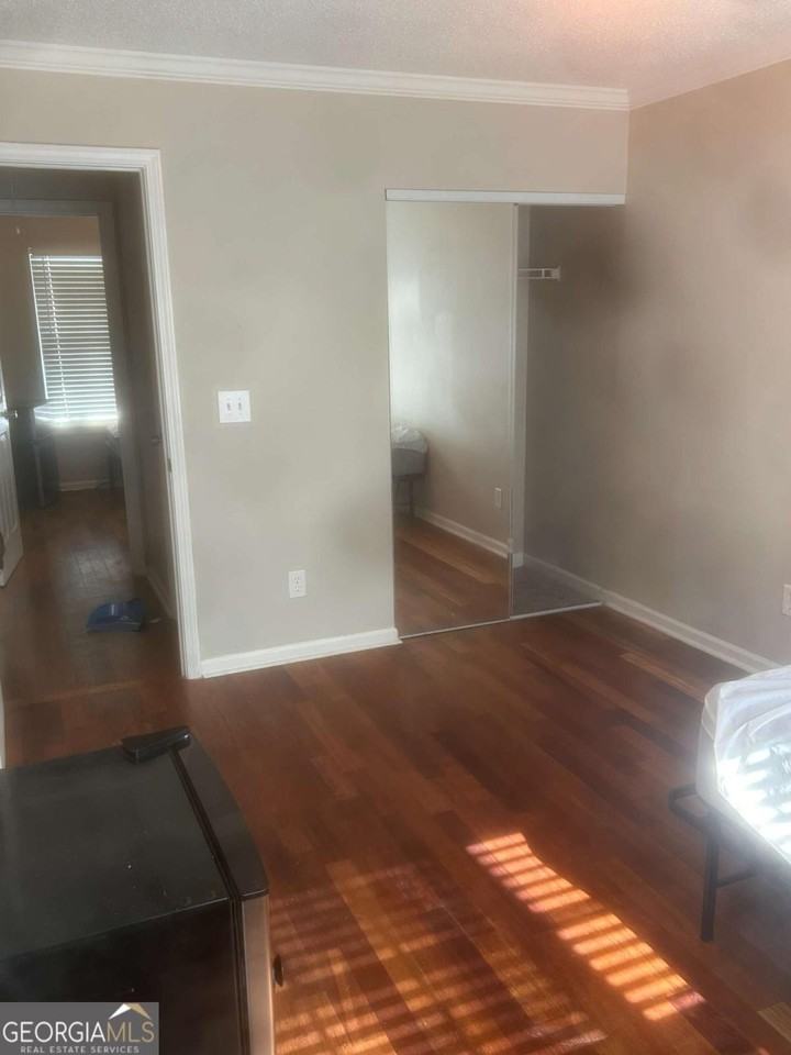 449 Kara Ln - Photo 2 of 6