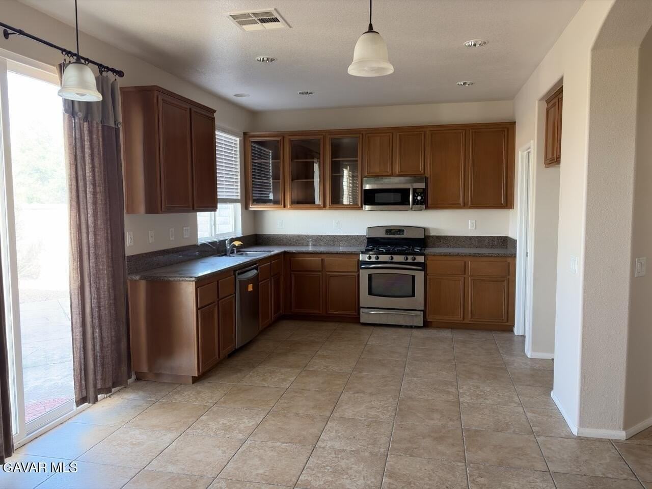 2841 Hornbeam Rd - Photo 6 of 19