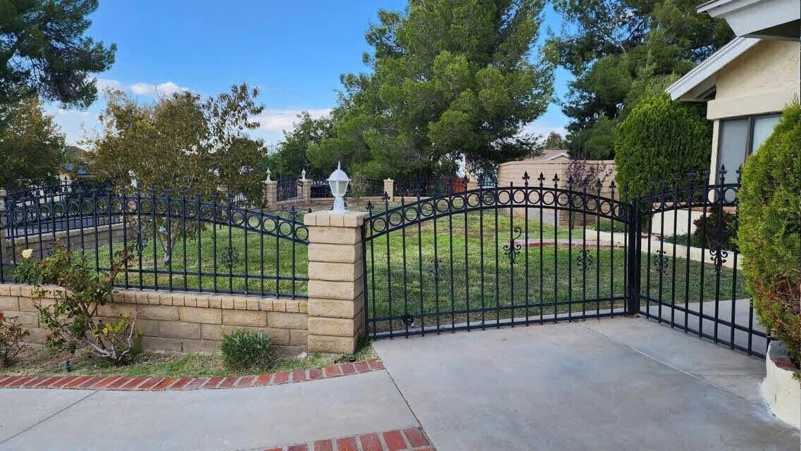 36818 Little Leaf Dr - Photo 2 of 22