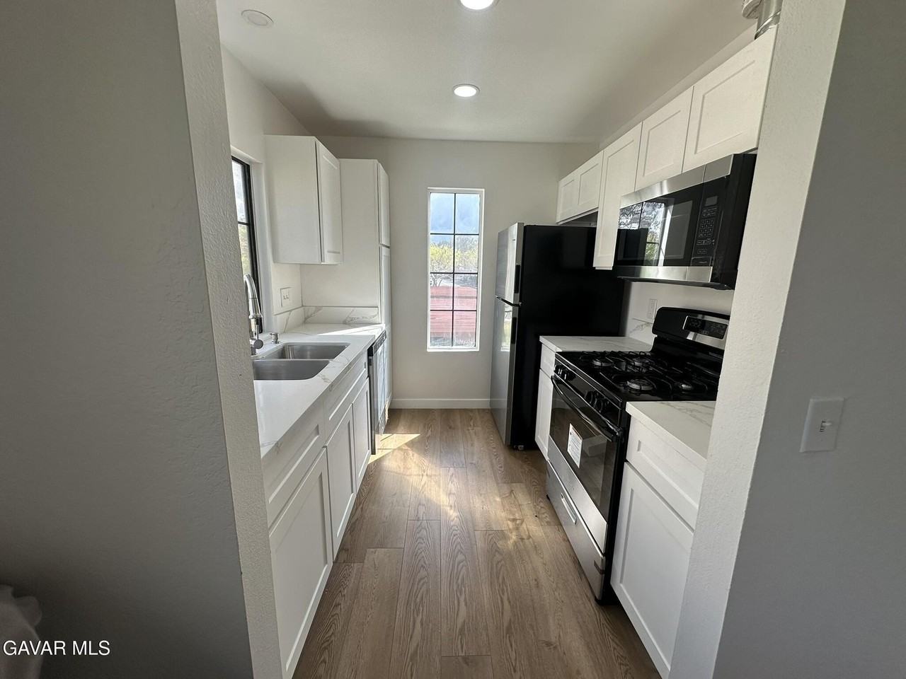 2554 Olive Dr #34 - Photo 3 of 26