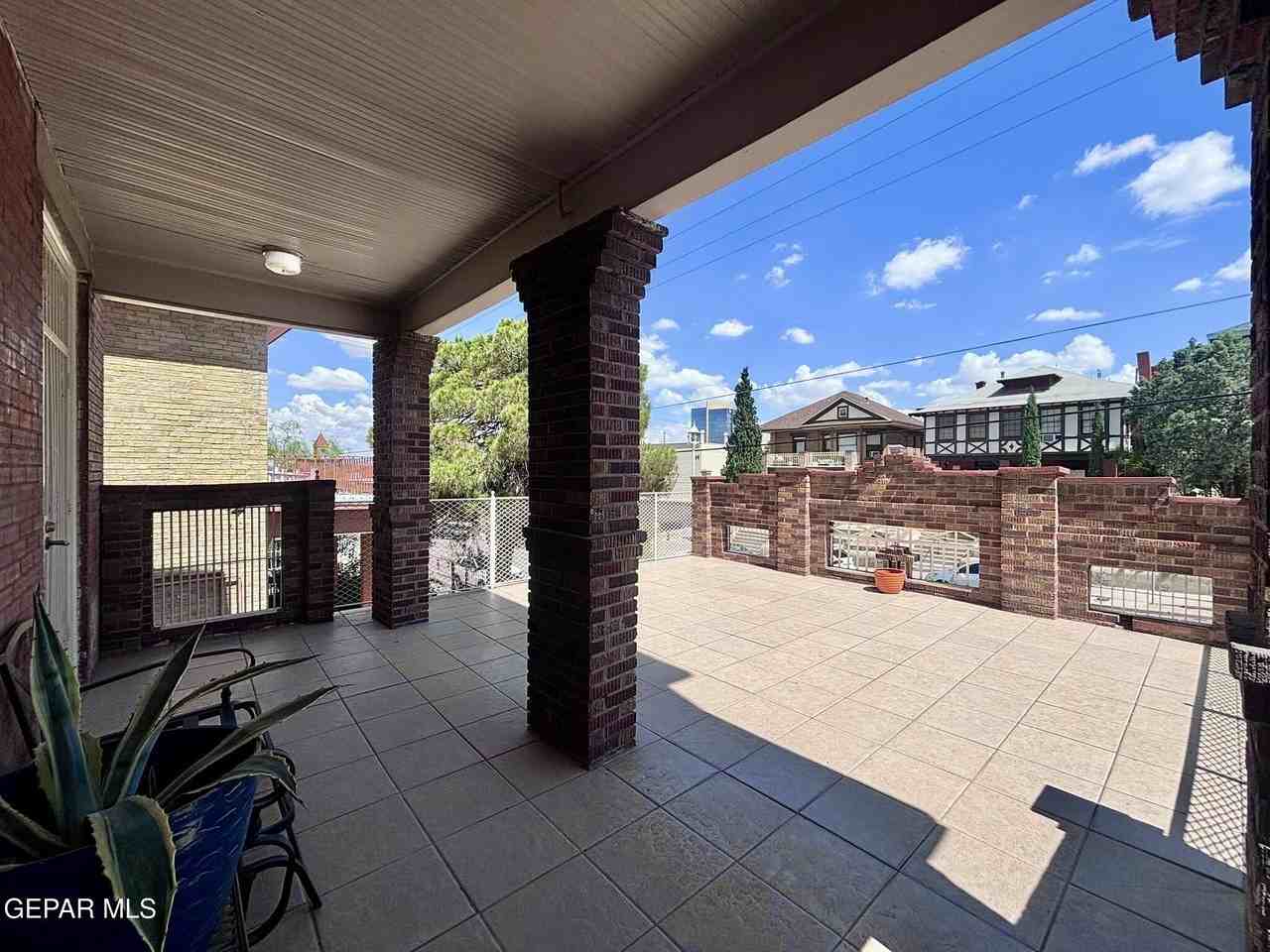 215 W Rio Grande Ave - Photo 3 of 24
