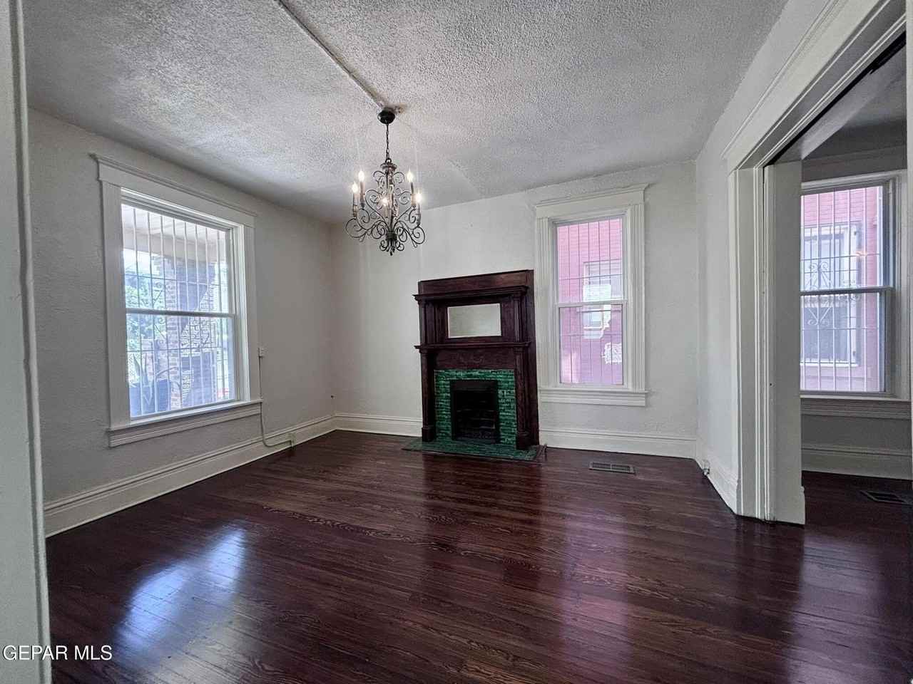 215 W Rio Grande Ave - Photo 5 of 24