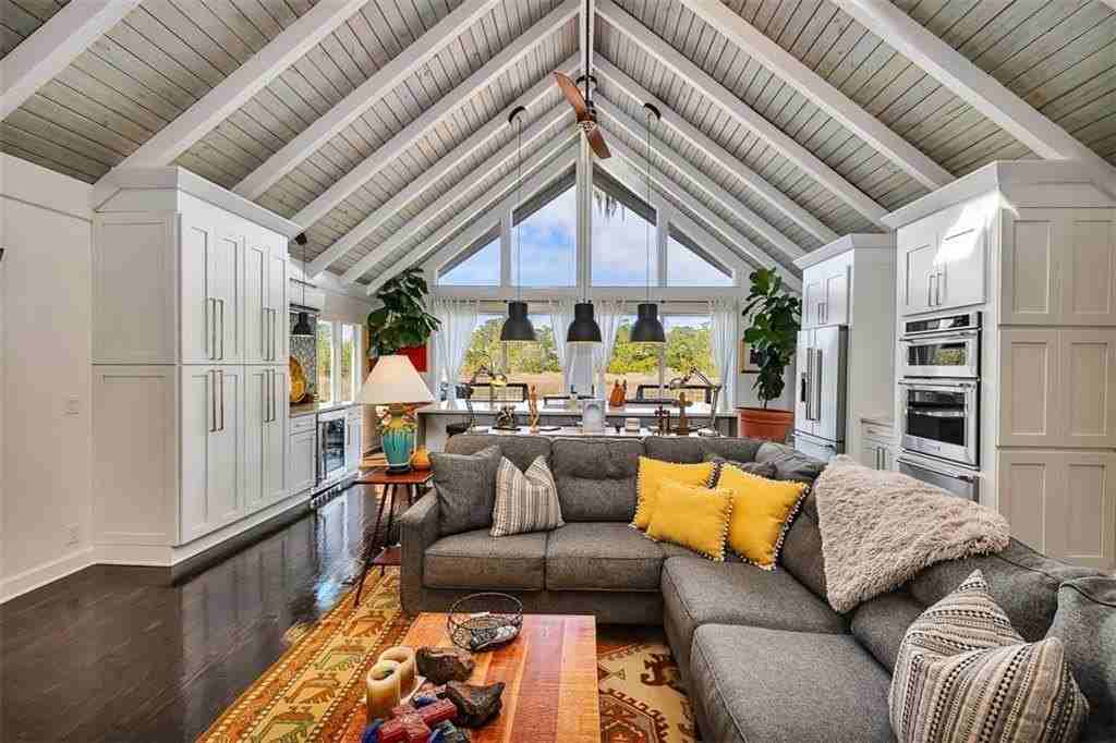 6201 Frederica Rd - Photo 6 of 50