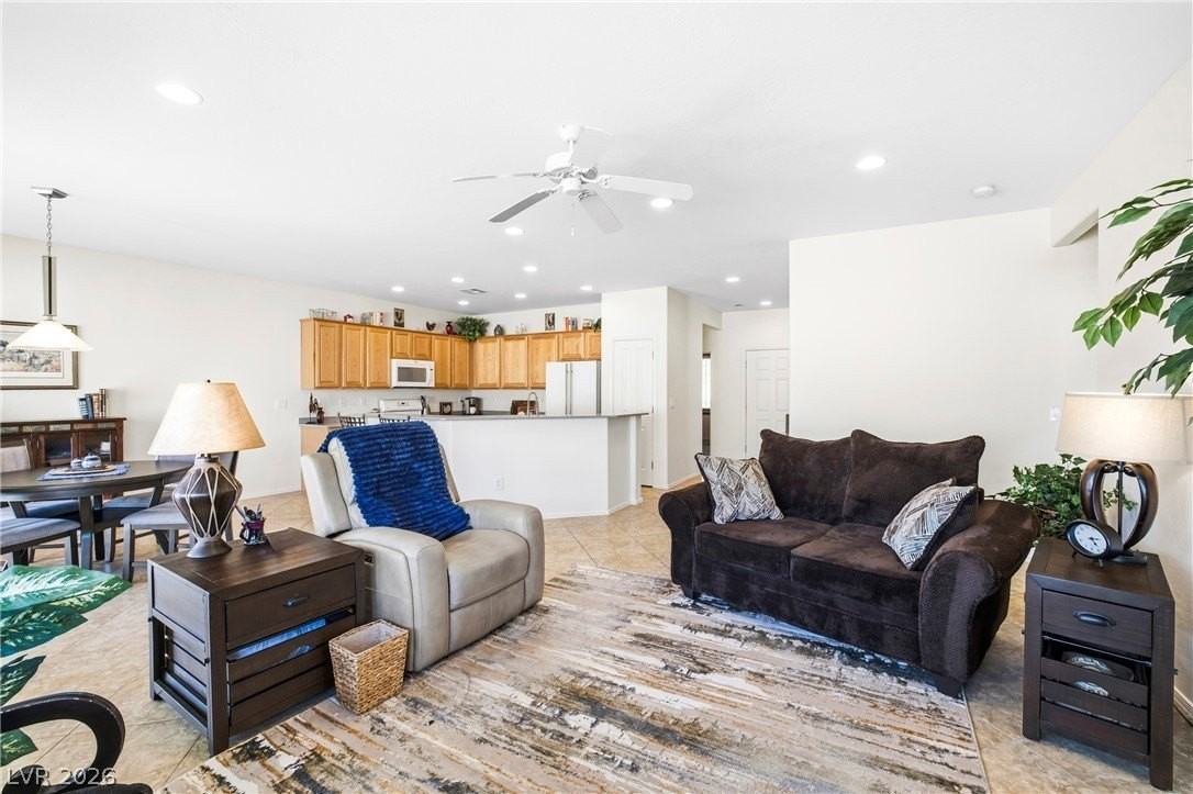 2635 Solera Moon Dr - Photo 4 of 43