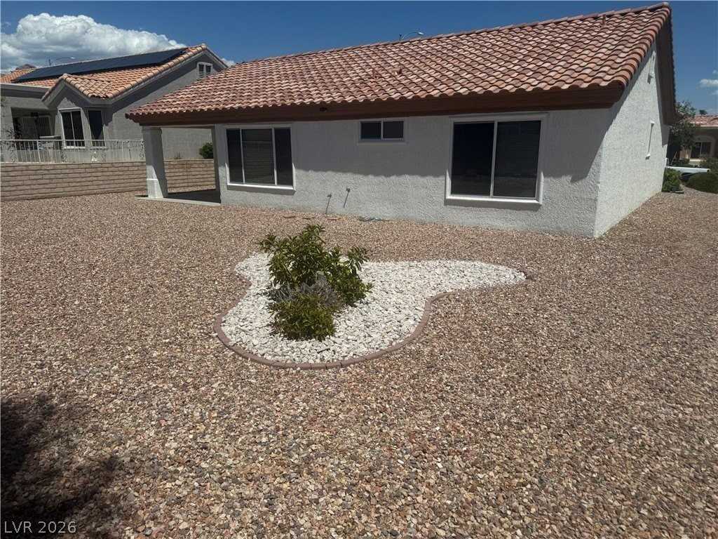 9909 Bundella Dr - Photo 7 of 50