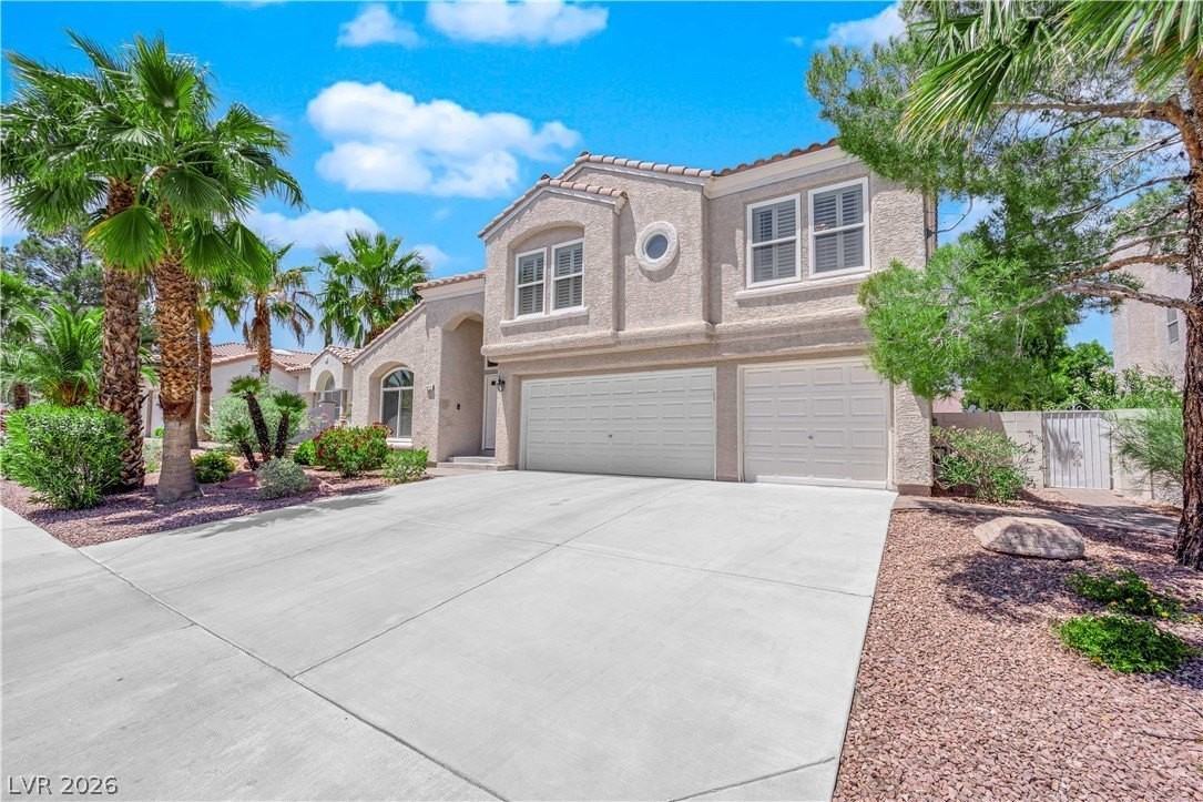 8112 Tropic Isle Cir - Photo 2 of 44
