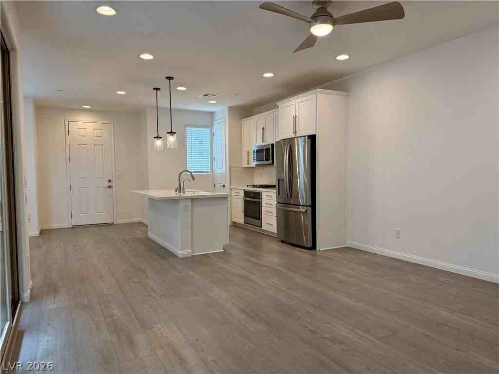11699 Hamilton Lake Ave - Photo 3 of 14