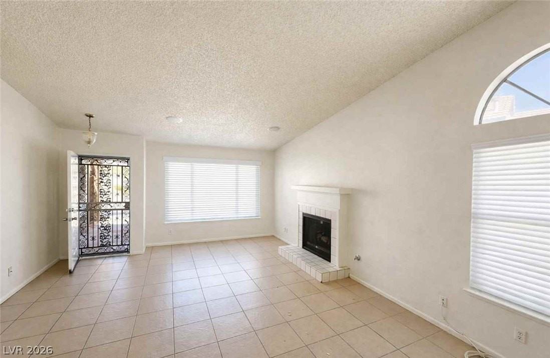 3213 Coral Harbor Dr - Photo 2 of 31