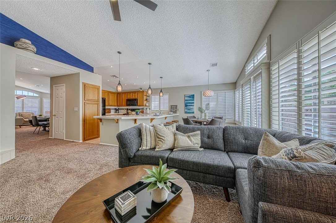 8421 Honeywood Cir - Photo 2 of 18