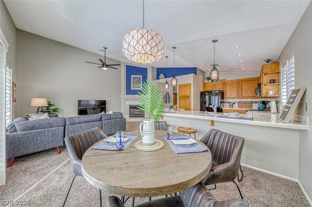 8421 Honeywood Cir - Photo 6 of 18