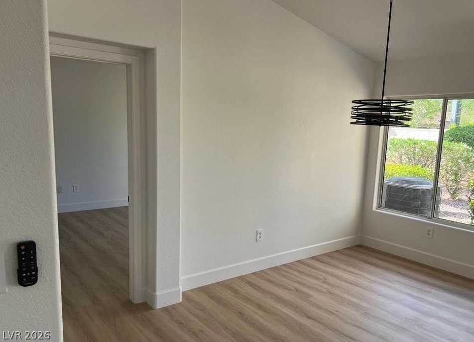 10012 Bundella Dr - Photo 5 of 16