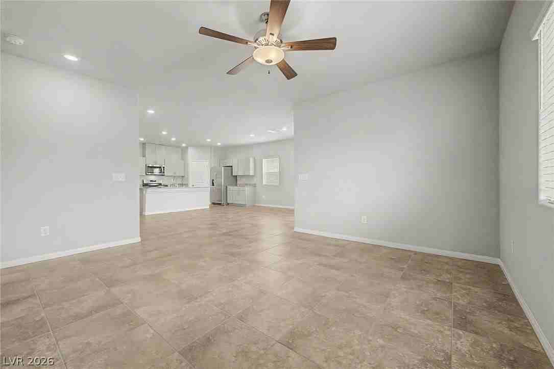 7552 Blue Lotus Ave - Photo 6 of 32