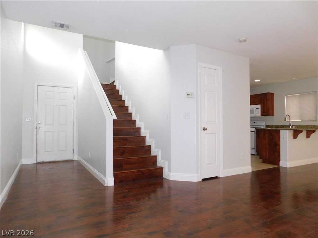 634 Bald Hill Ct - Photo 4 of 43