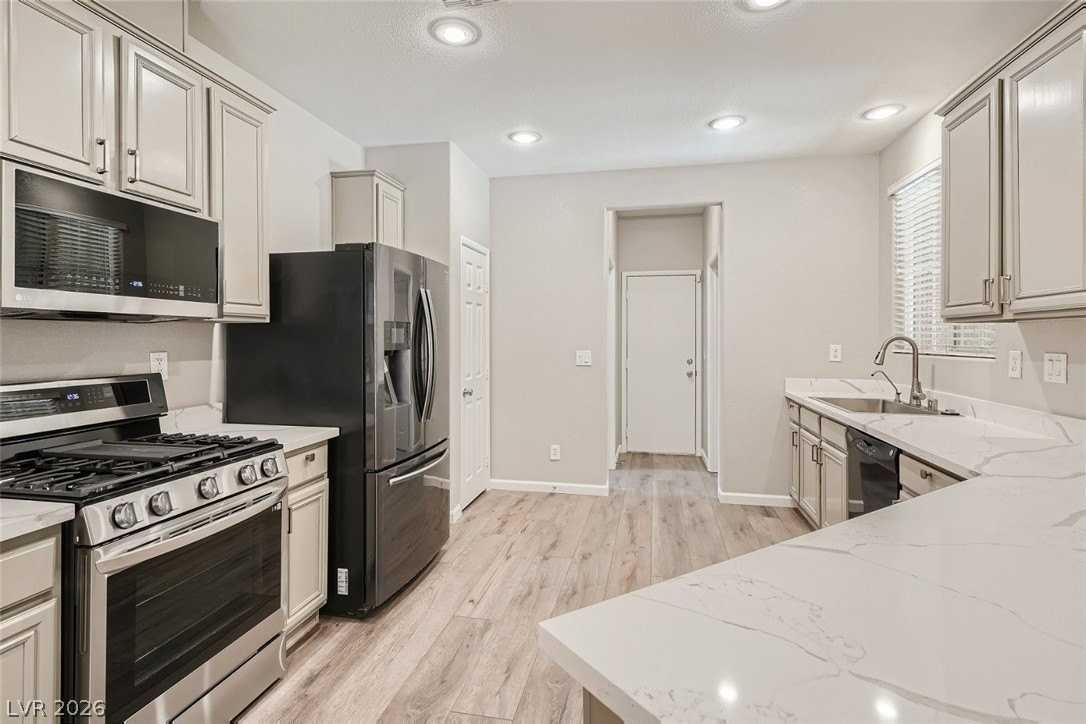 25 Red Oak Canyon St #1 - Photo 7 of 26