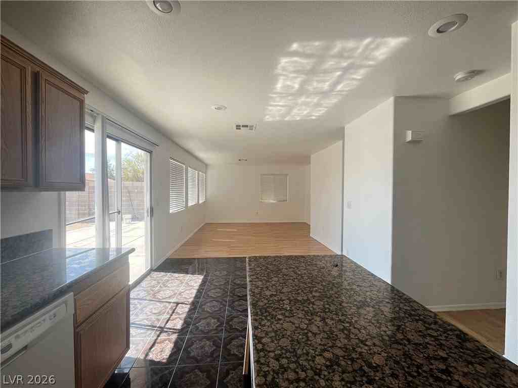 5574 Aleman Dr - Photo 6 of 19