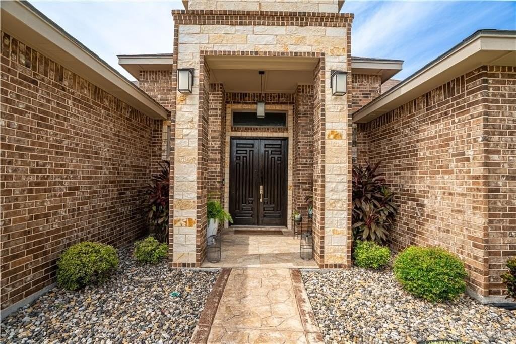 2425 Pebble Dr - Photo 5 of 39