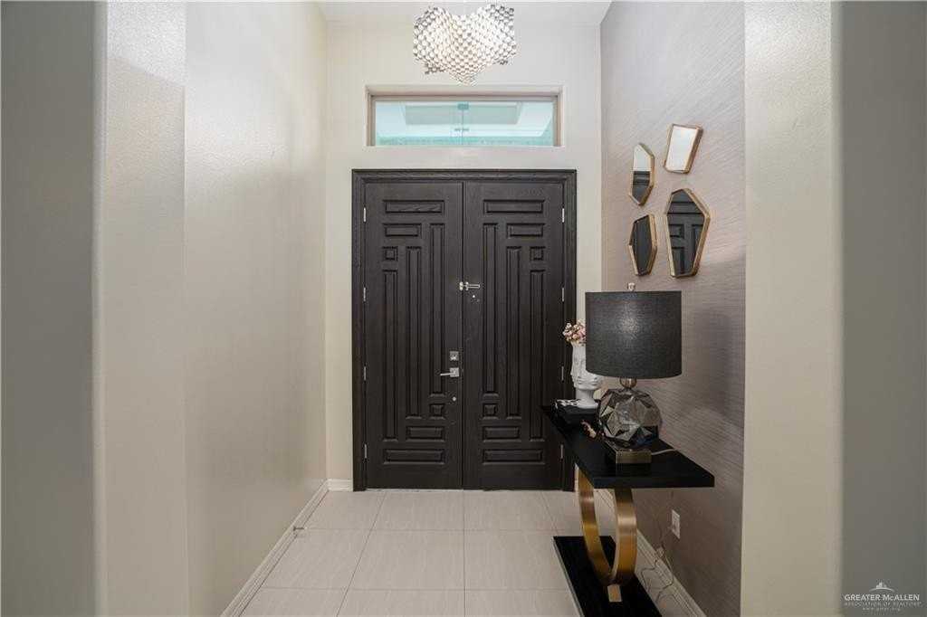 2425 Pebble Dr - Photo 6 of 39