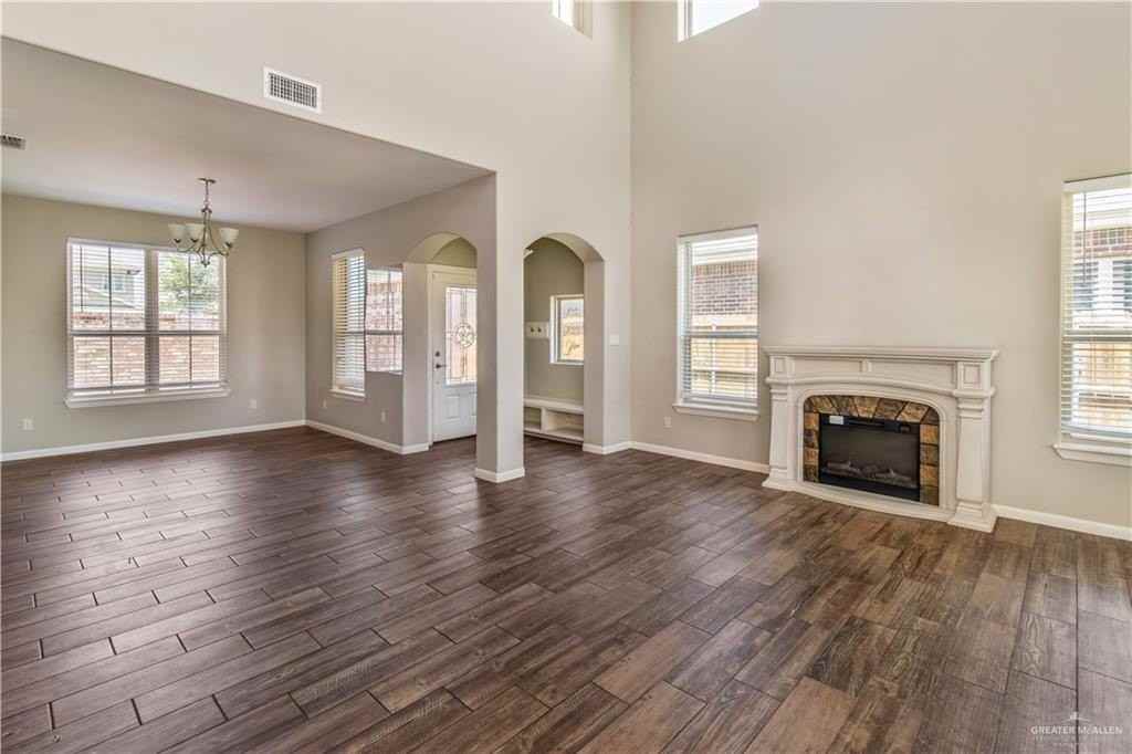 5217 Lost Creek Ln - Photo 3 of 15