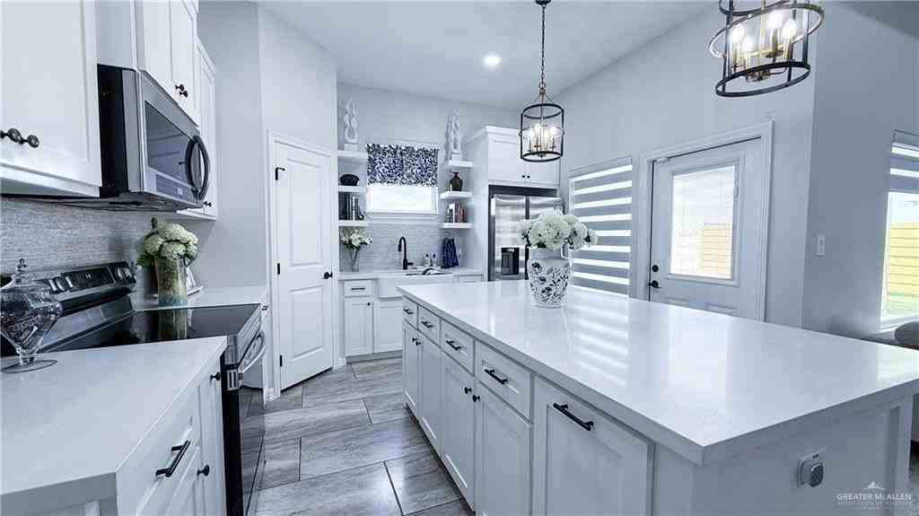 2501 S Cartier Dr - Photo 5 of 42