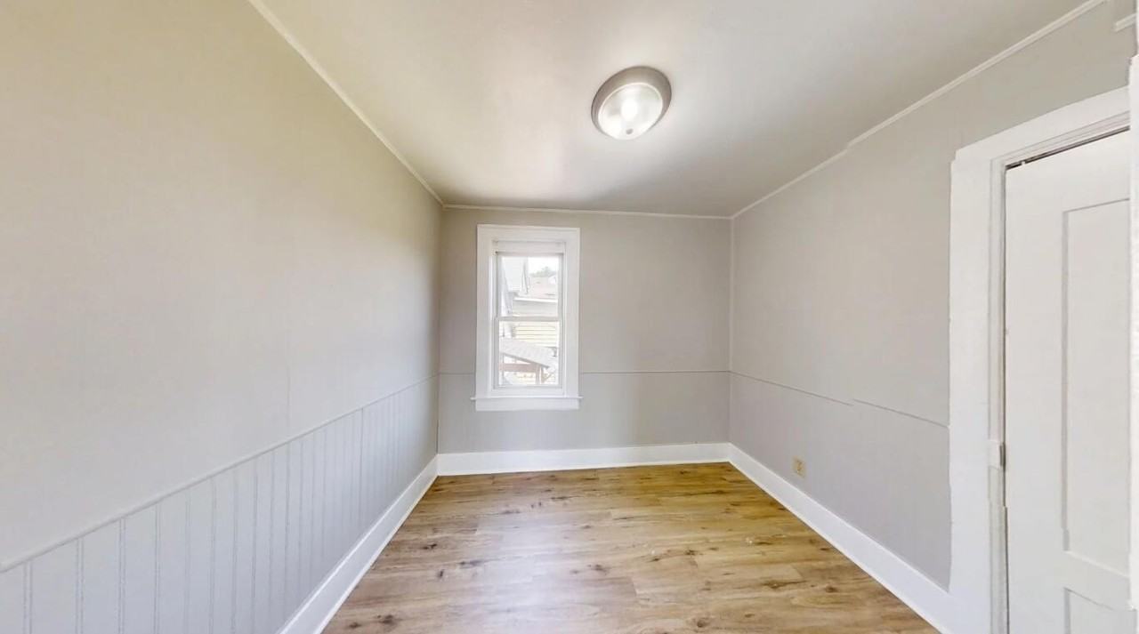 5009 Magoun Ave #D - Photo 6 of 10