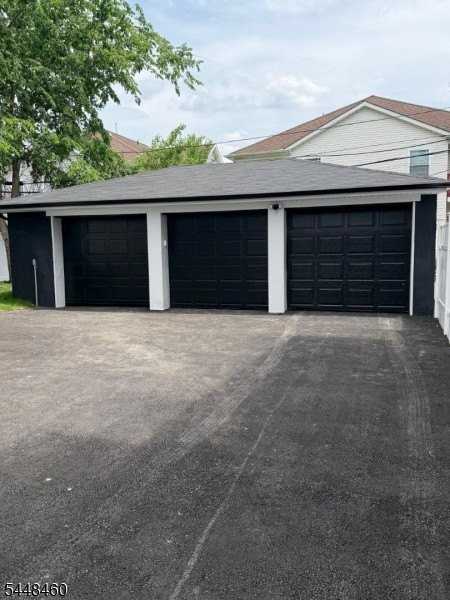 170 N 18th St - Photo 3 of 17