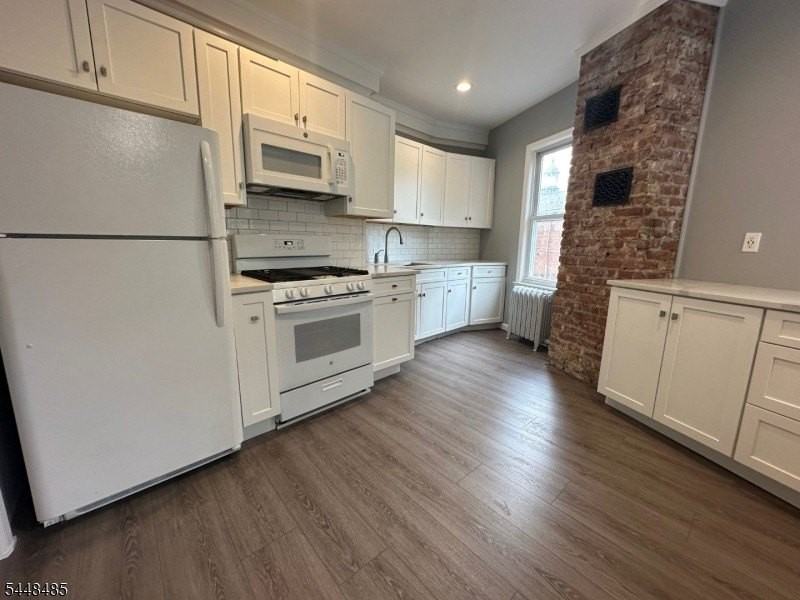 746 Bloomfield Ave #746 - Photo 5 of 17