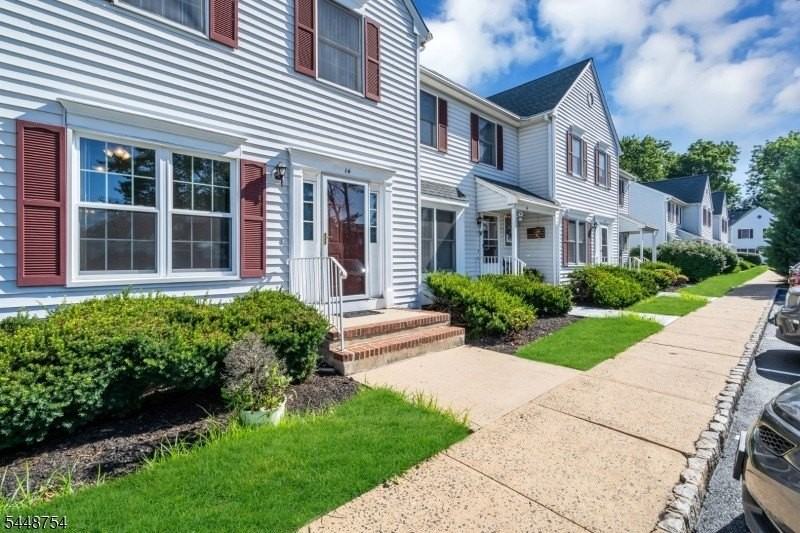 14 Giles Biondi Ct - Photo 2 of 10