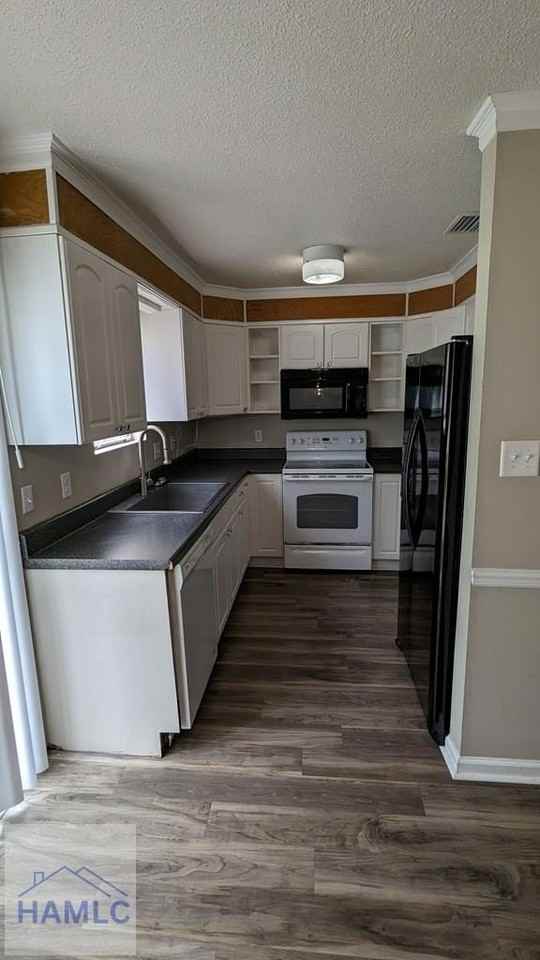 1100 Pineland Ave Apt 3h - Photo 5 of 11