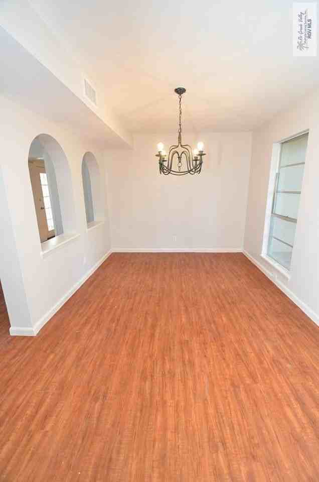 704 Zapata Ave - Photo 5 of 20